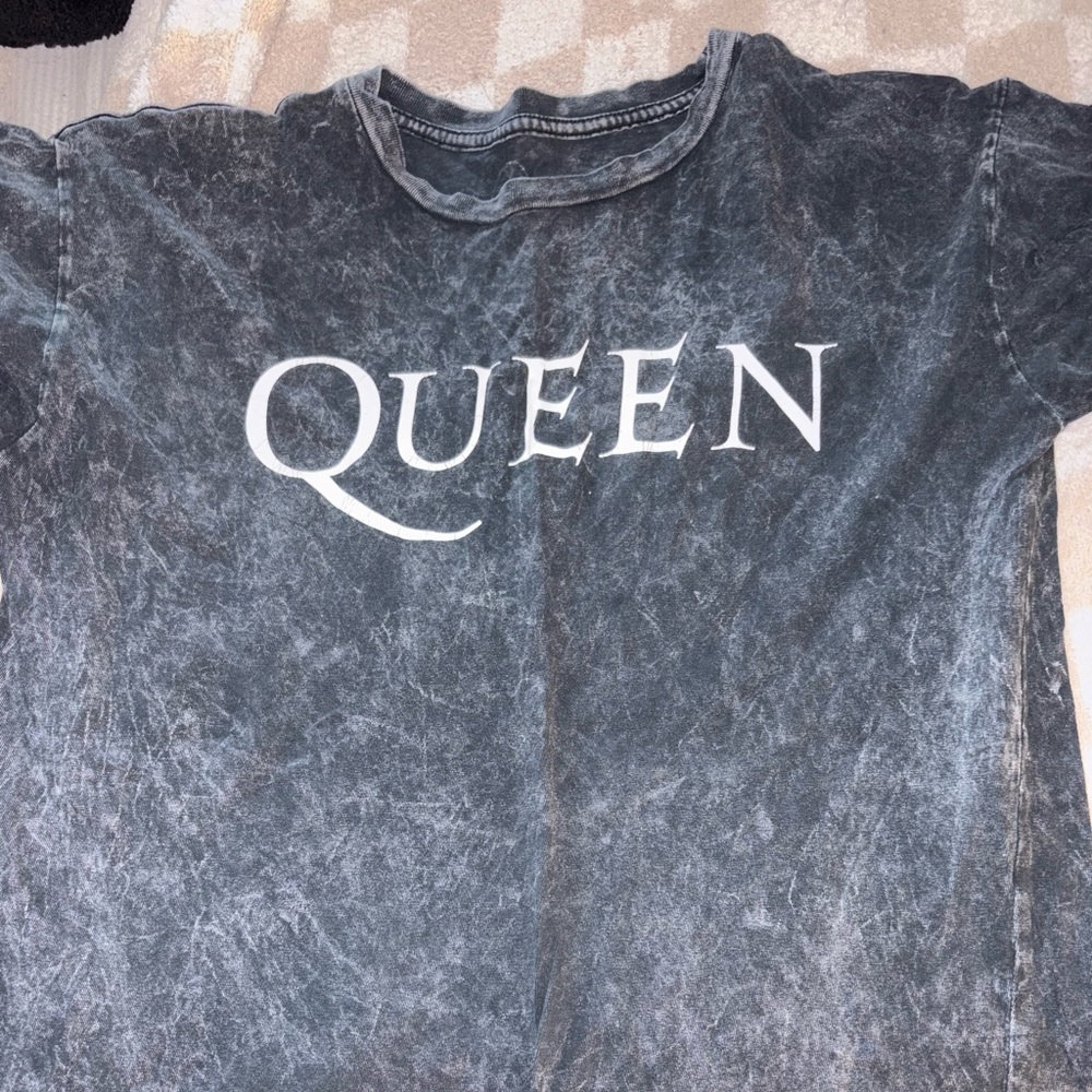 Queen band shirt